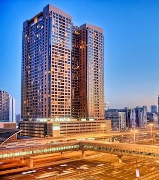 Mercure Dubai Barsha Heights Hotel Suites Dubai Internet City United Arab Emirates thumbnail